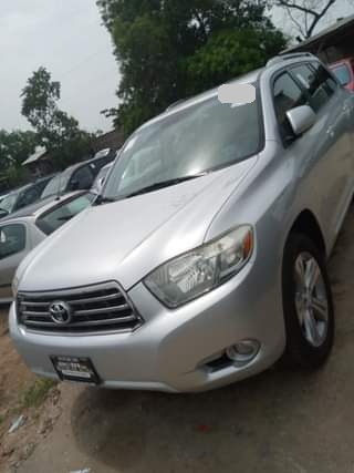 You are currently viewing Toyota Highlander au Bénin et Togo