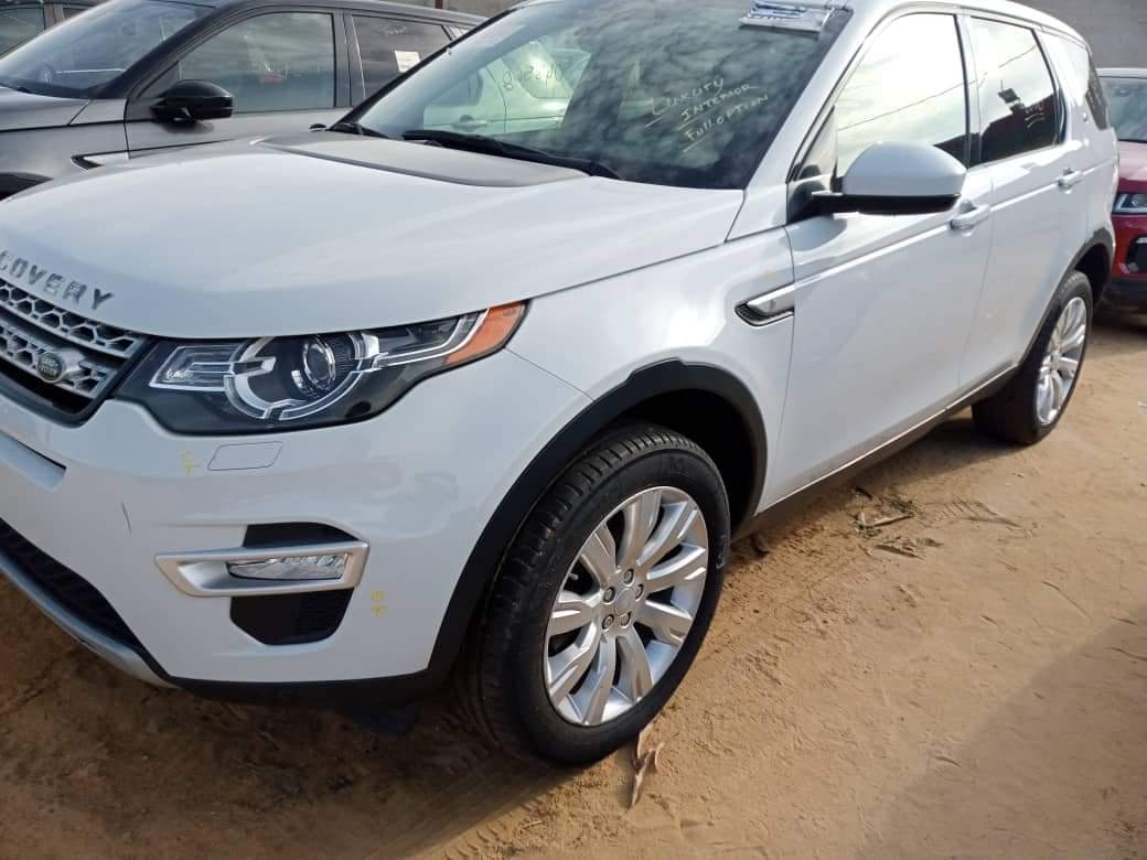 You are currently viewing Land Rover Discovery au Bénin, Abidjan