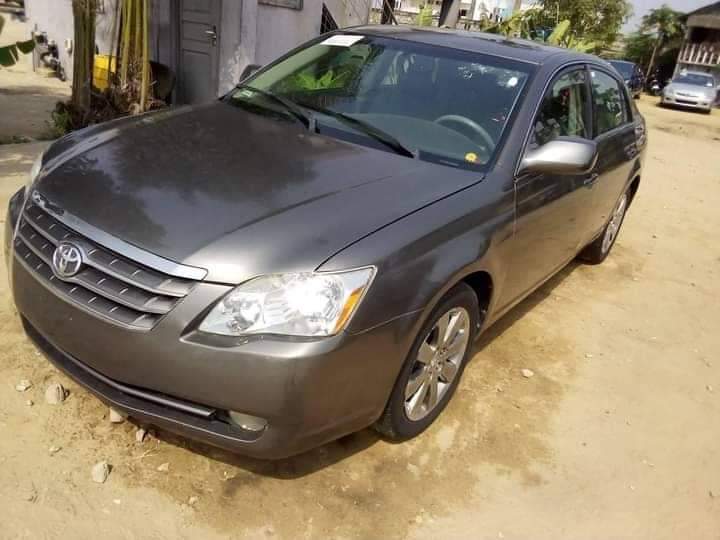 You are currently viewing Toyota Avalon au Bénin occasion