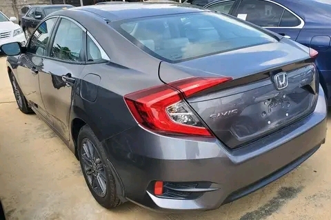 You are currently viewing Honda Civic à Cotonou occasion